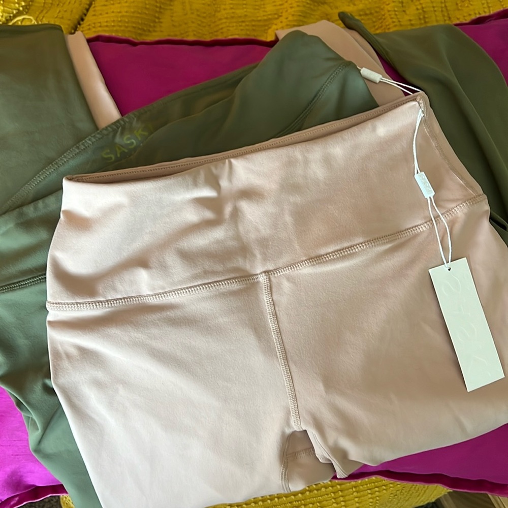 2 pair NWT Saski Collection leggings